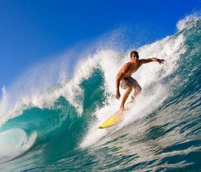 开云体育-F1新赛季揭幕战之夜，霍勒迪状态火热点燃赛道