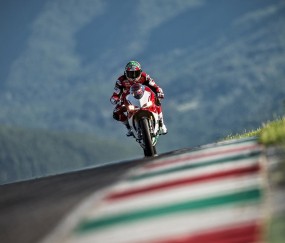 世界杯2026-尤文对阵瑞士，弗拉霍维奇关键回合不手软，一锤定音铸就经典