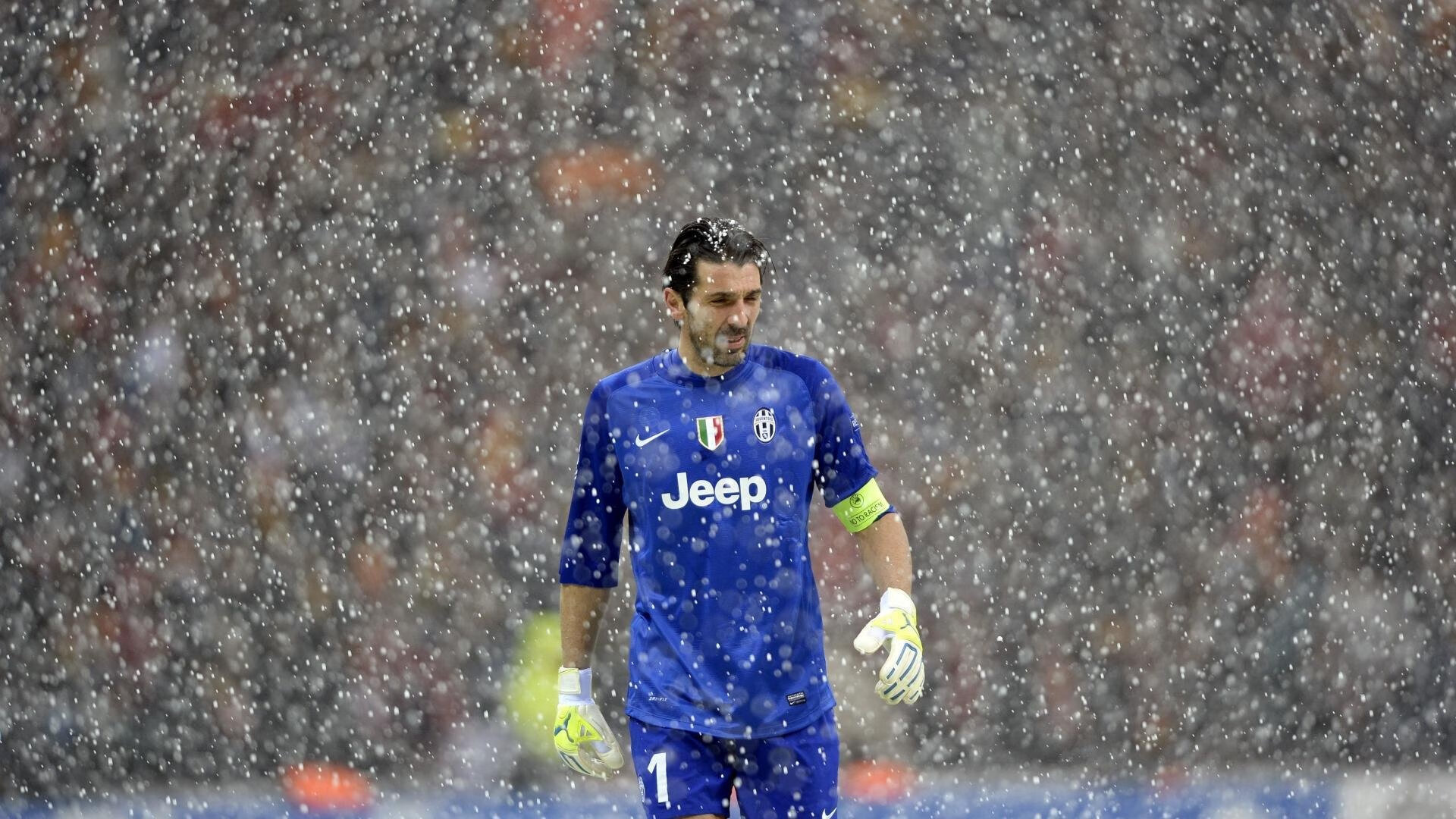 世界排名争夺战之夜，黄喜灿末节接管比赛，改写韩国足球历史